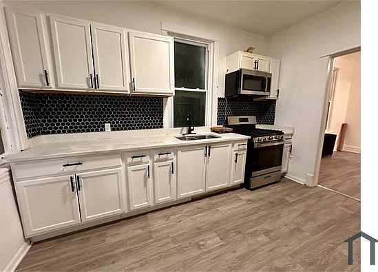 2nd image of 5955 S Marshfield Ave #1
