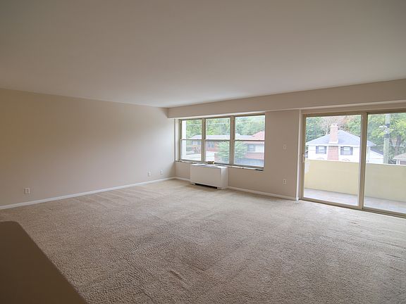 2nd image of 25 E 40th St APT 3E