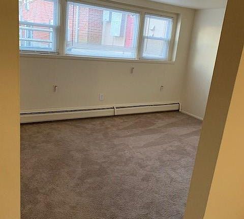 3rd image of 140 Bourne Ave APT 6