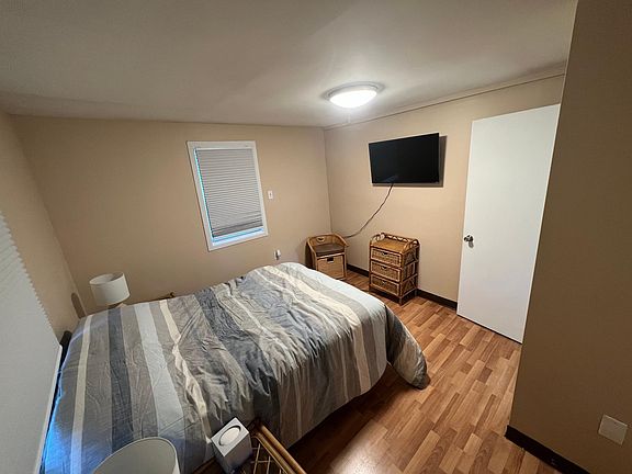 2nd image of 305 Vine Ave #307