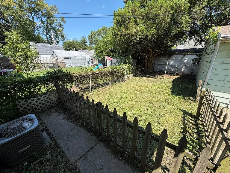 4136 Fairview Dr — Photo 30
