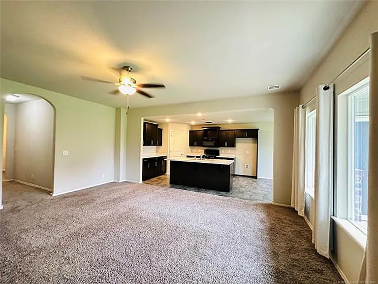7316 S Joshua Ave — Photo 4