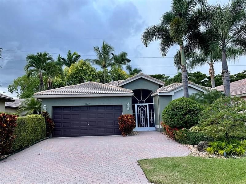 1st image of 10271 Utopia Cir W