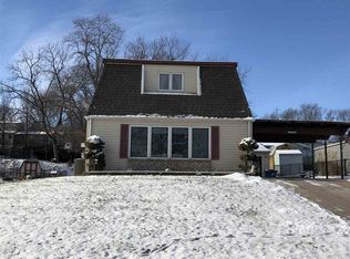 708 3rd St, Princeton, IA 52768