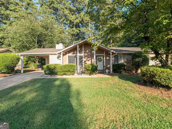 447 Summerville Dr NW, Lawrenceville, GA 30046