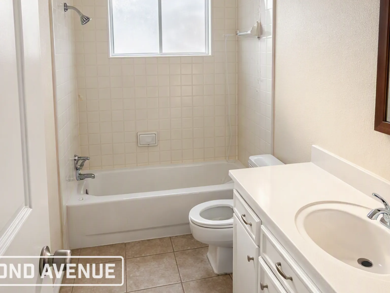 3 bed, 2.0 bath, 1303 sqft, $1,698 — Photo 4