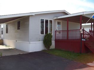1341 Willowbrook Dr, Lockport, NY 14094