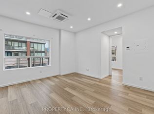 1989 Yonge St #PENTHOUSE 302, Toronto, ON M4S1Z8