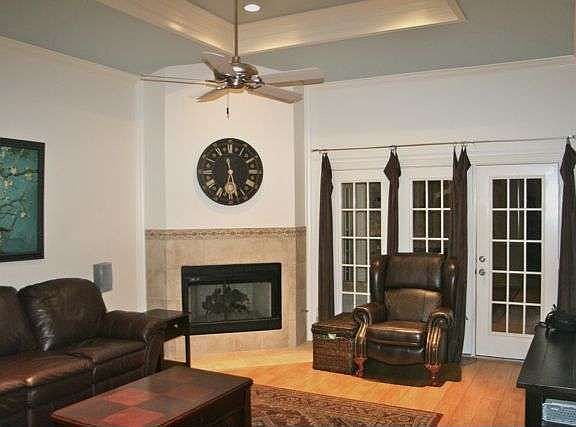 3rd image of 7955 Gleneagles Dr