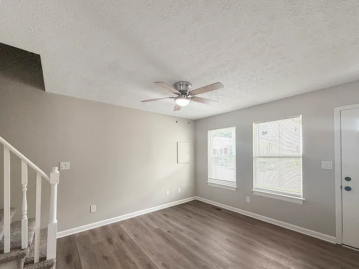 3 bed, 1.5 bath, 1152 sqft, $1,495 — Photo 3