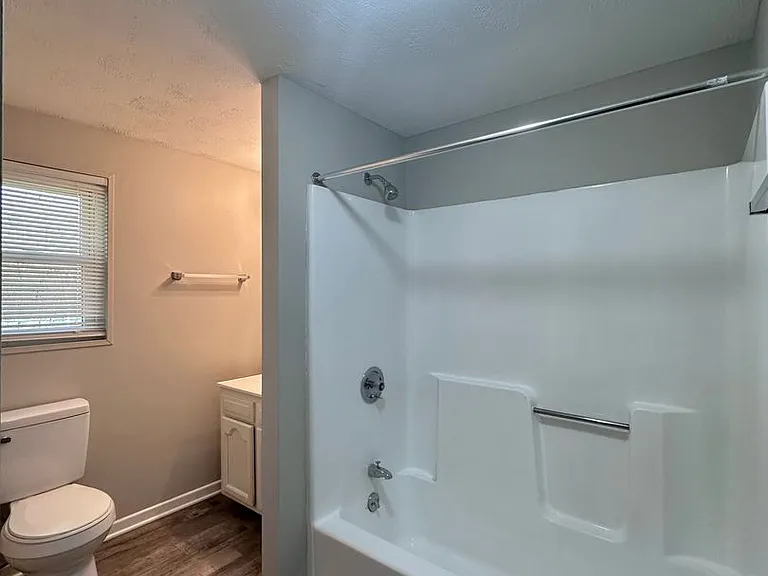 204 Courtyard Cir — Photo 88