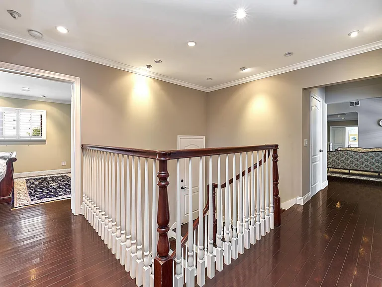 950 S Longwood Ave — Photo 29