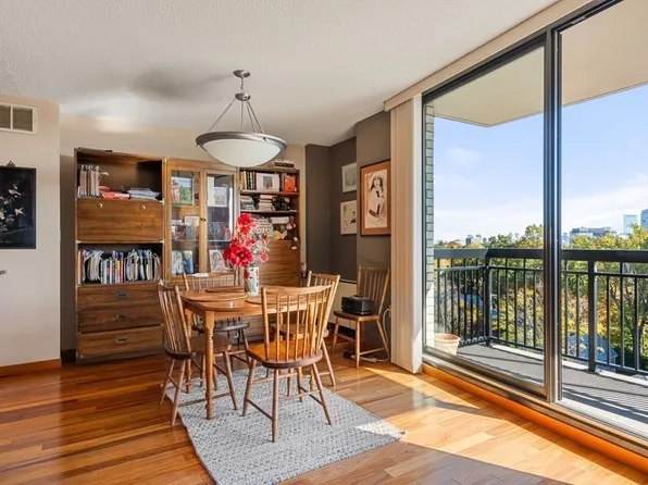 60 Longwood Ave APT 908, Brookline, MA 02446