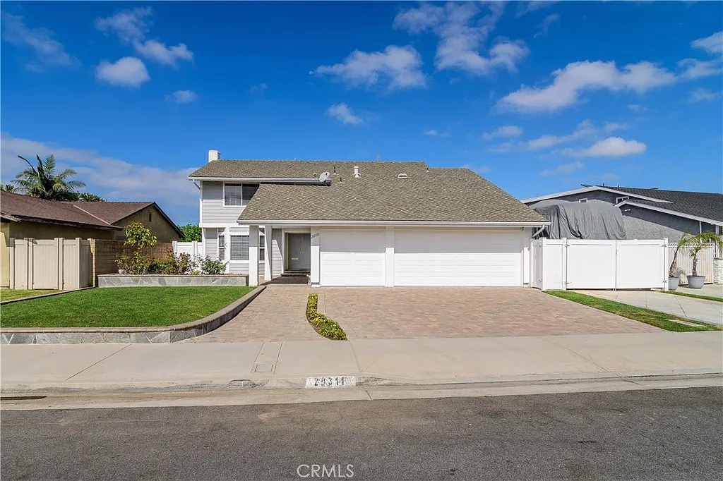 3 bed, 2.5 bath, 2082 sqft, $6,500 — Photo 2