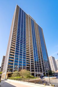 1560 N Sandburg Ter APT 2704, Chicago, IL, 60610