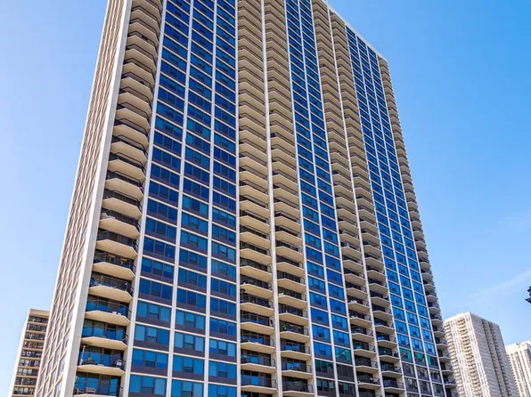 1560 N Sandburg Ter APT 2704, Chicago, IL 60610