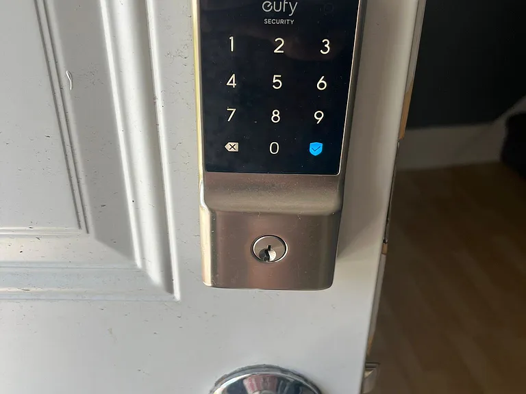 Easy keypad access to the home through the front and side doors.