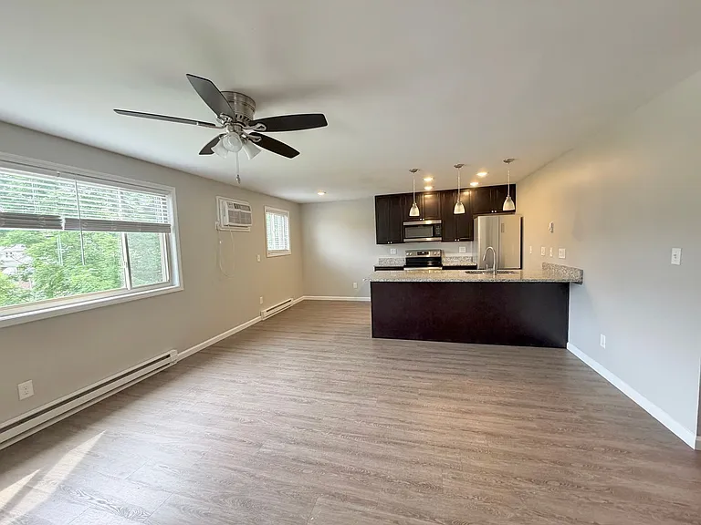 220 Oak Street — Photo 2