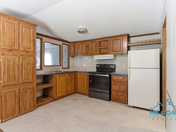 5th image of 2076 Pine Hill Rd