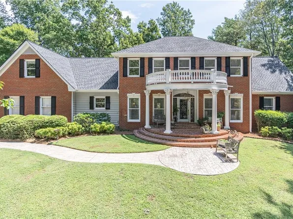 1167 E Lake Dr, Gainesville, GA 30506