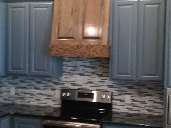 4th image of 1000 Queen Elizabeth Dr