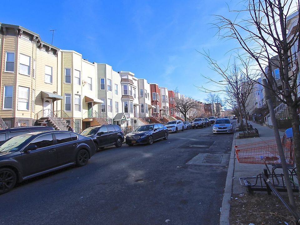 2nd image of 325 45th St