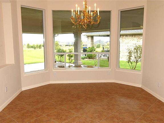 3rd image of 9933 Grandview Dr