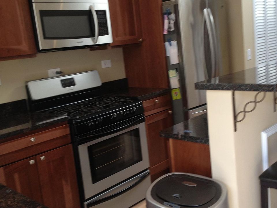 1st image of 4621 N Western Ave Unit 2