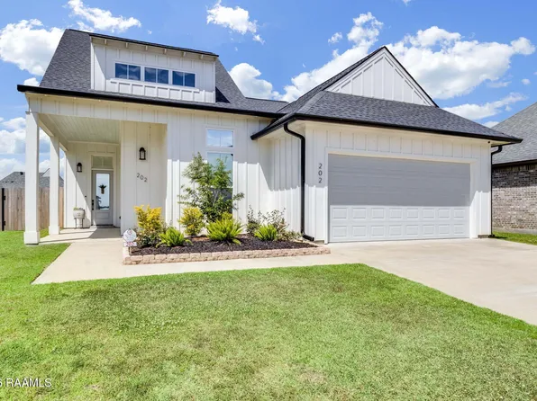 202 Buenos Aires Ave, Youngsville, LA 70592