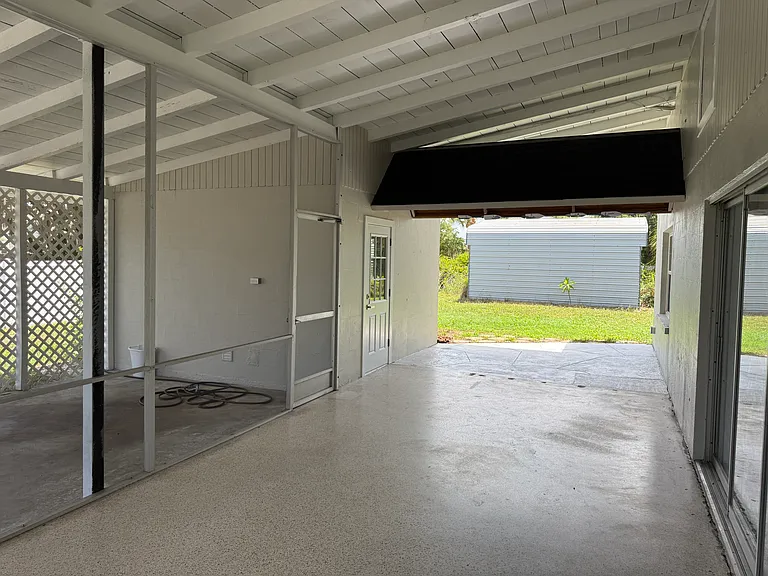 3104 Saint Clair Ave — Photo 25