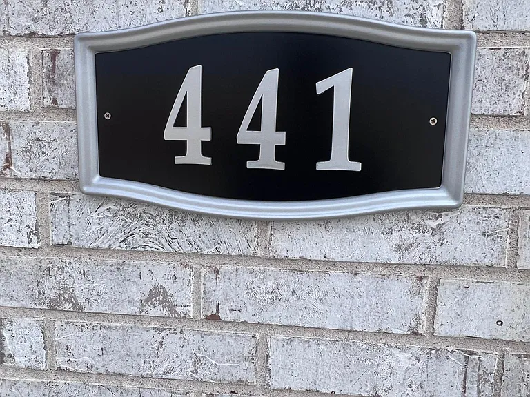 441 Willow Dr — Photo 1