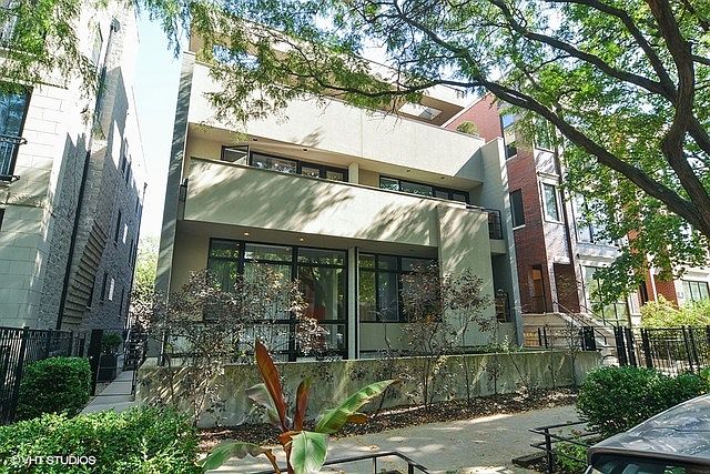1st image of 935 N Wolcott Ave APT 201
