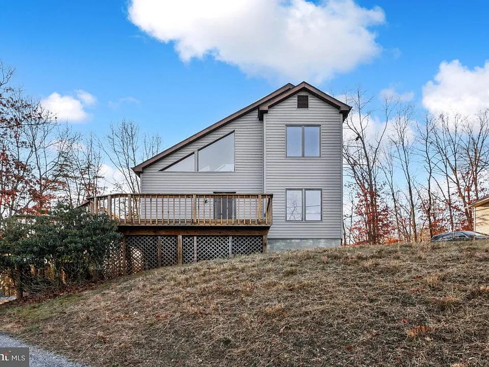 1232 Lakeview Dr