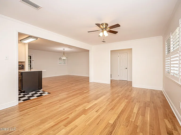 1107 Le Badine Ct — Photo 10
