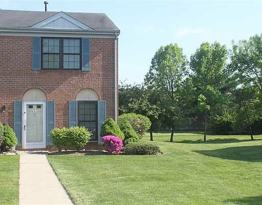 1st image of 257 Bromley Pl #257