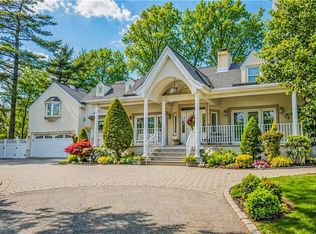 26 High Point Rd, Staten Island, NY 10304