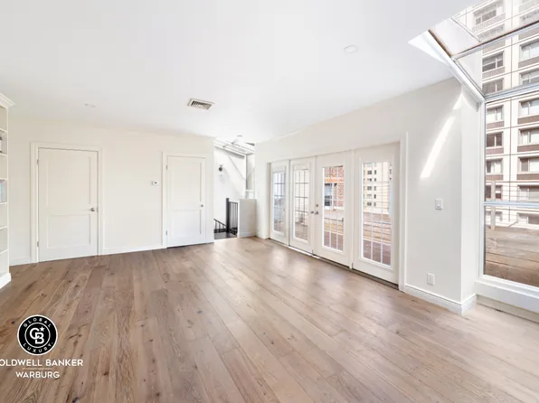 212 East 70th Street image 6 of 10