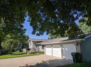 1125 Konrady Dr, Watertown, SD 57201