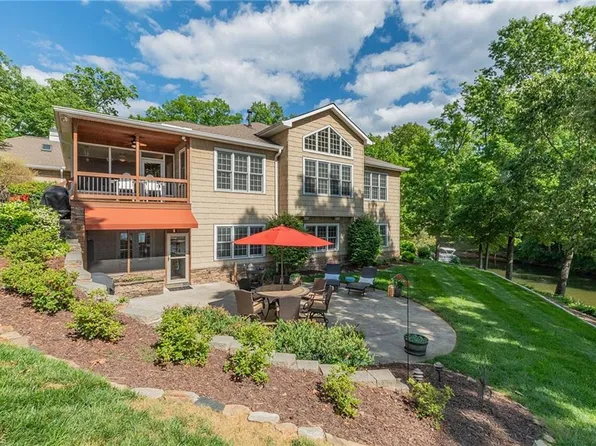 223 Periwinkle Ln, Lexington, NC 27292