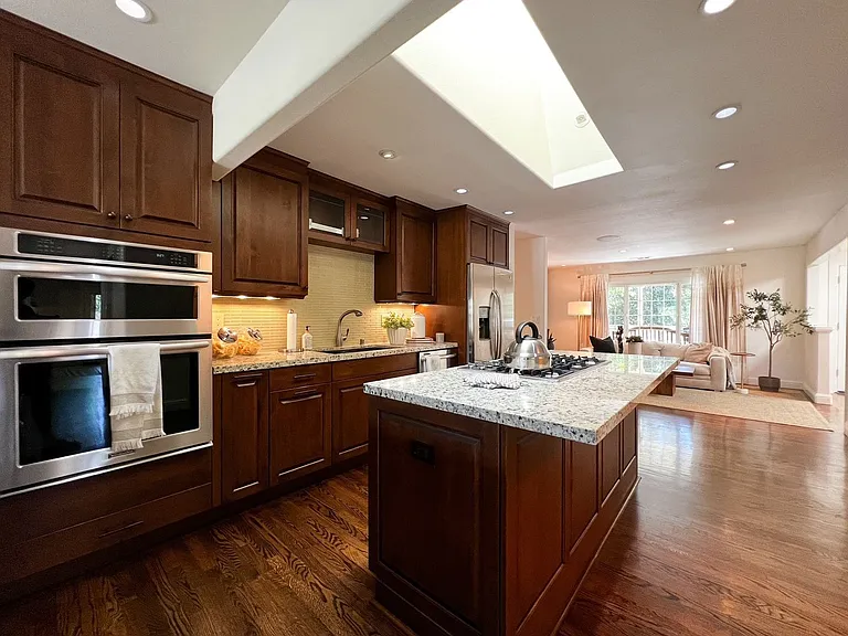 1022 Berry Ln — Photo 17