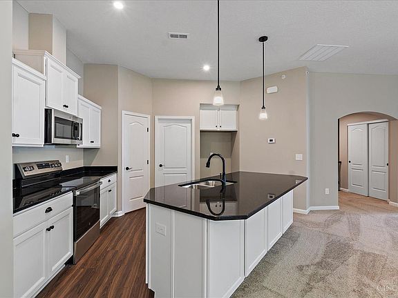 4th image of 5882 Parkview Ln