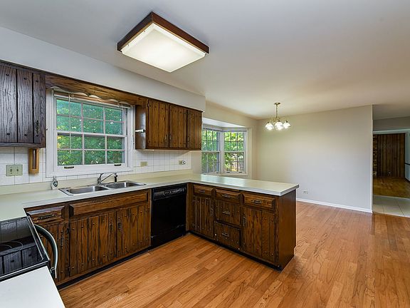 2nd image of 1171 Banbury Cir