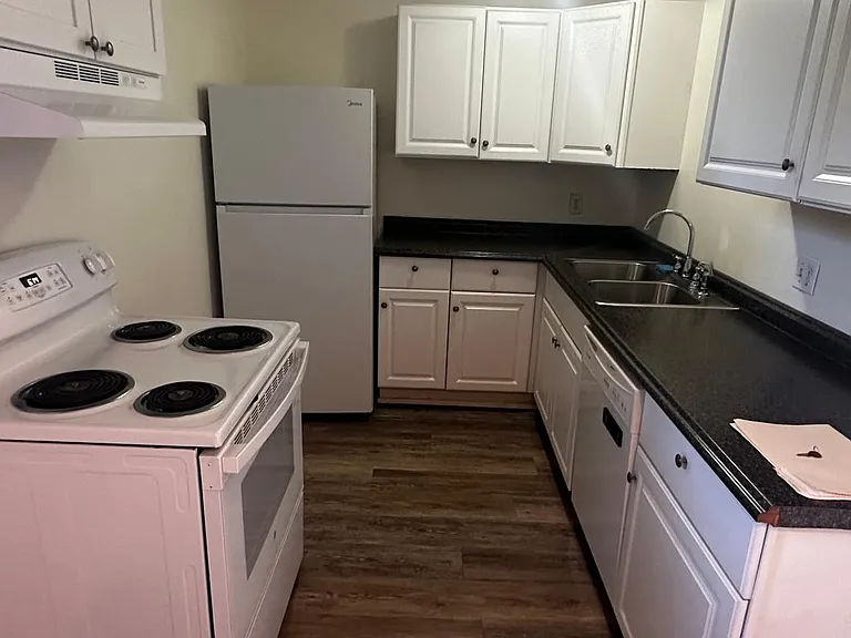 1315 Estes St #16-C — Photo 4