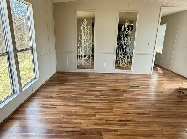 933 Mount Vernon Rd #33, Tunnel Hill, GA 30755