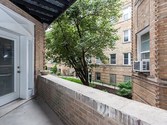 4th image of 1838 N Humboldt Blvd APT 1A