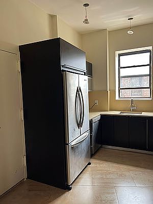4th image of 2756 Broadway #5L