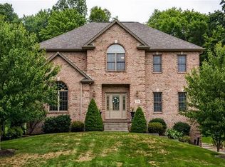 136 Oakview Dr, Cranberry Township, PA 16066