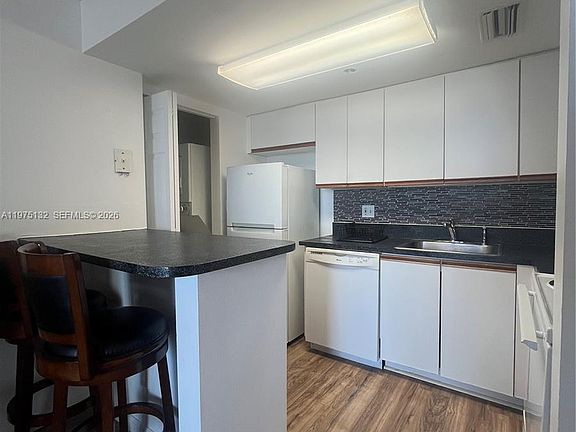 5th image of 770 Claughton Island Dr APT 606