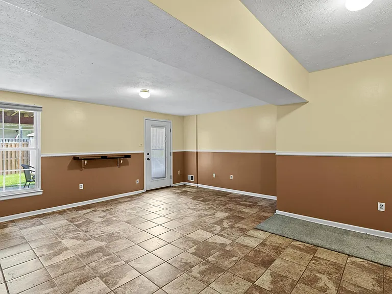 5411 Castlestone Dr — Photo 30