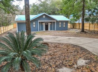 2002 Club House Dr, Lillian, AL 36549
